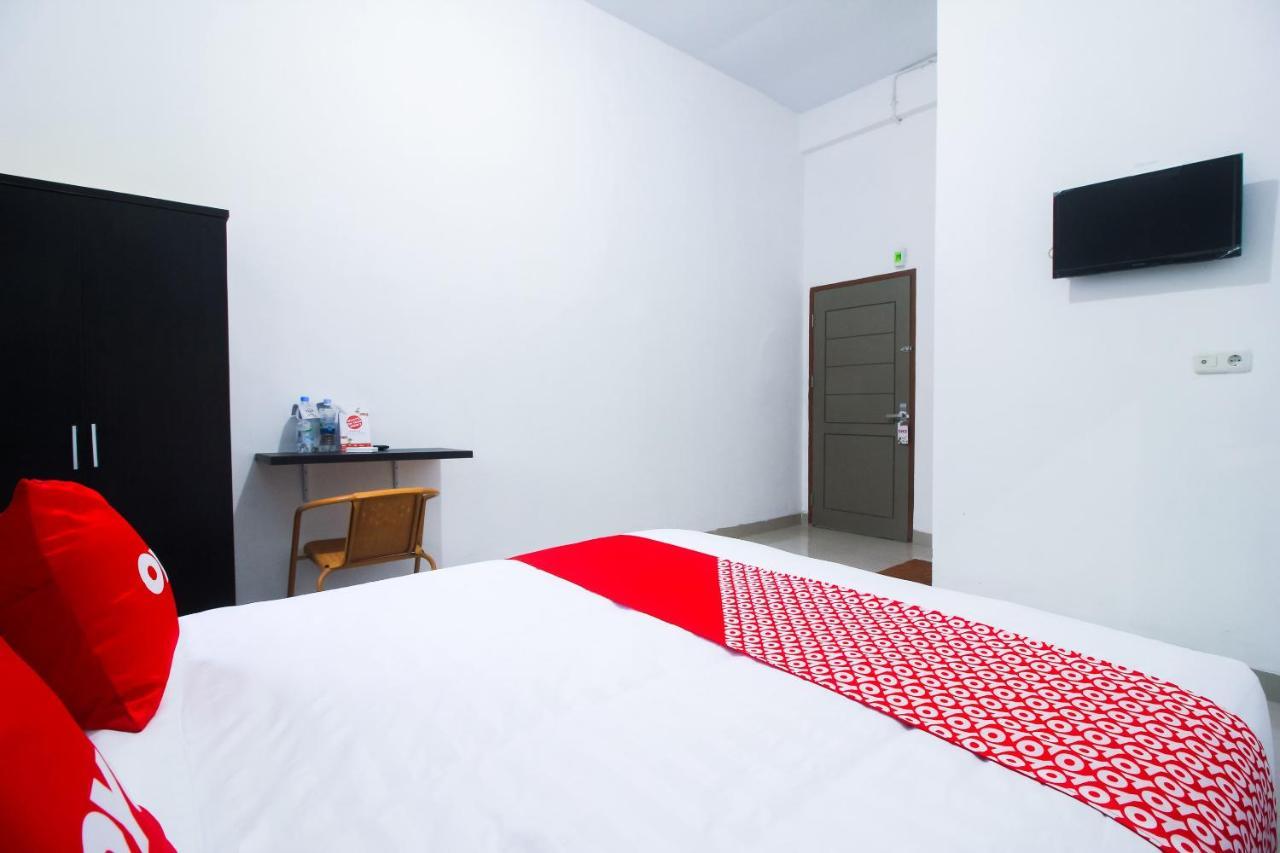 Oyo 1653 Fajar Residence Pekanbaru Bagian luar foto