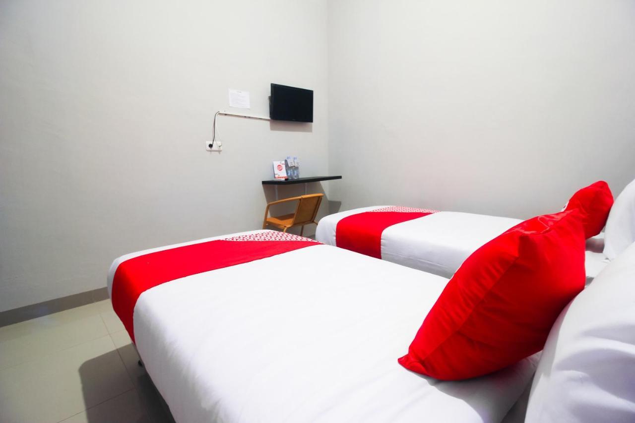 Oyo 1653 Fajar Residence Pekanbaru Bagian luar foto