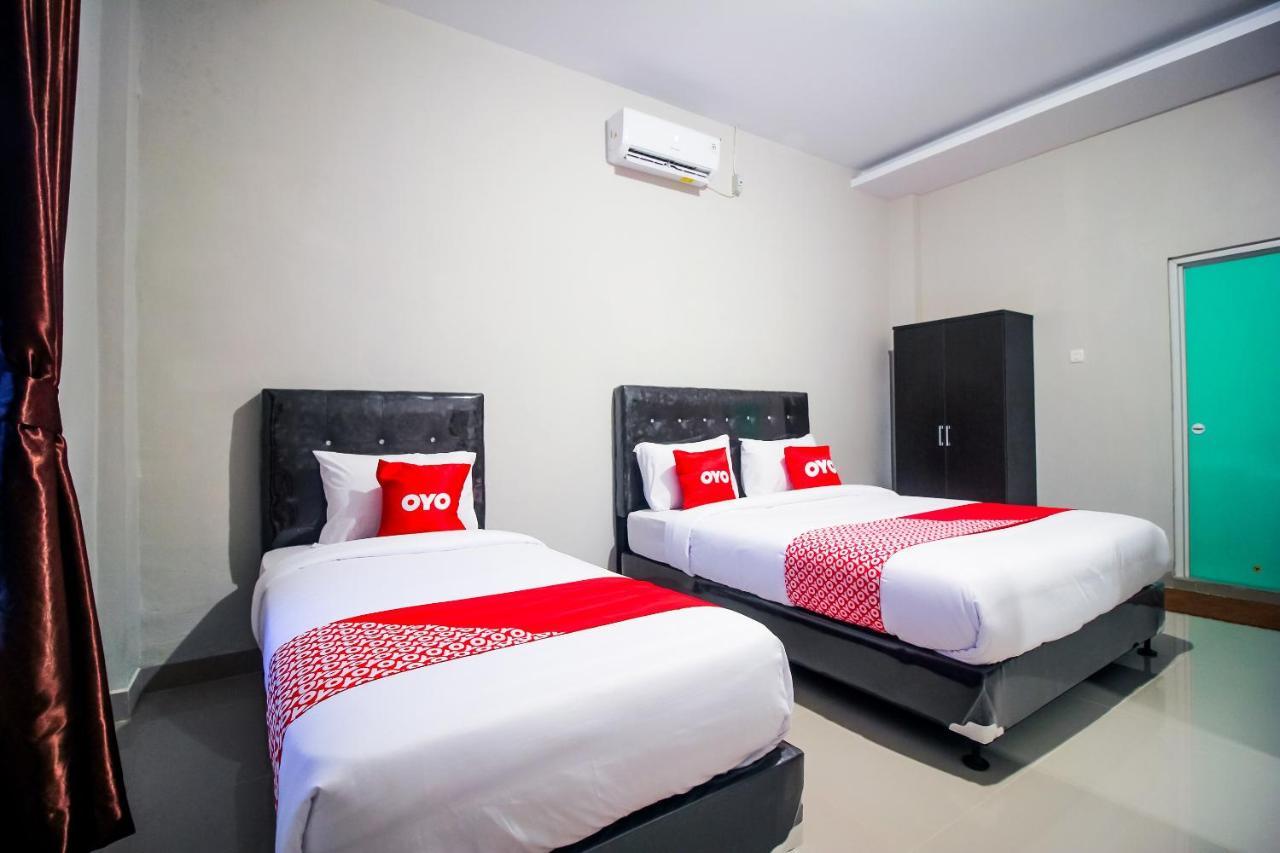 Oyo 1653 Fajar Residence Pekanbaru Bagian luar foto
