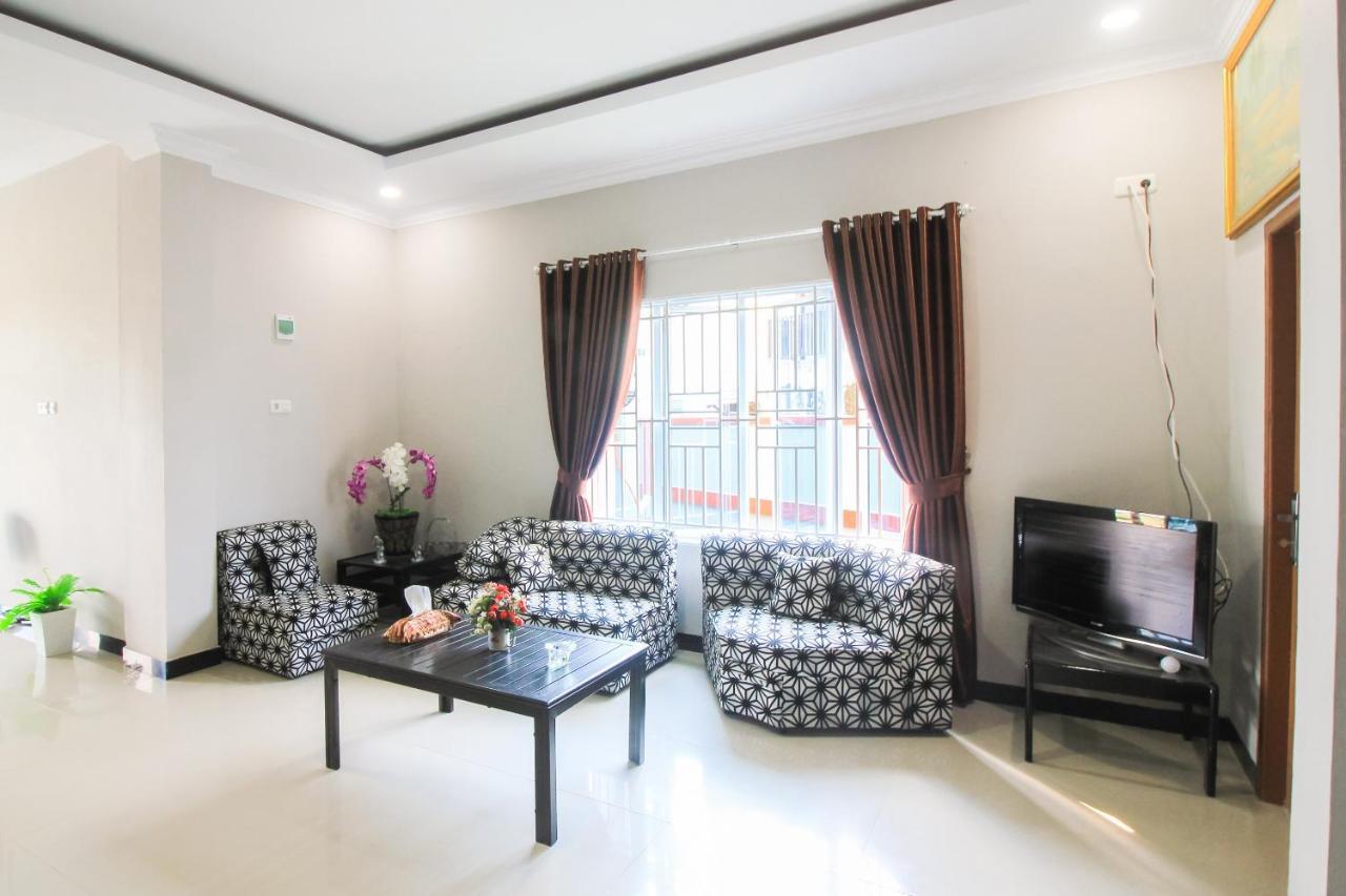 Oyo 1653 Fajar Residence Pekanbaru Bagian luar foto