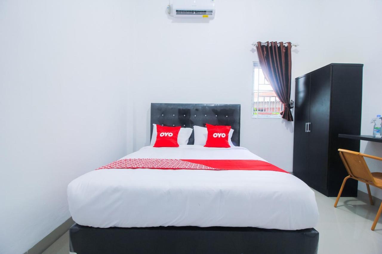 Oyo 1653 Fajar Residence Pekanbaru Bagian luar foto