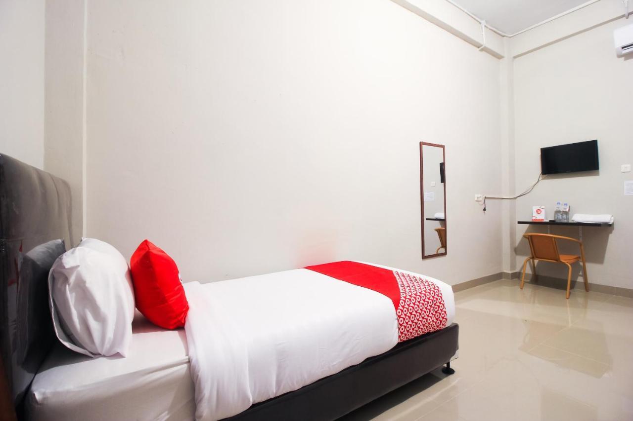 Oyo 1653 Fajar Residence Pekanbaru Bagian luar foto