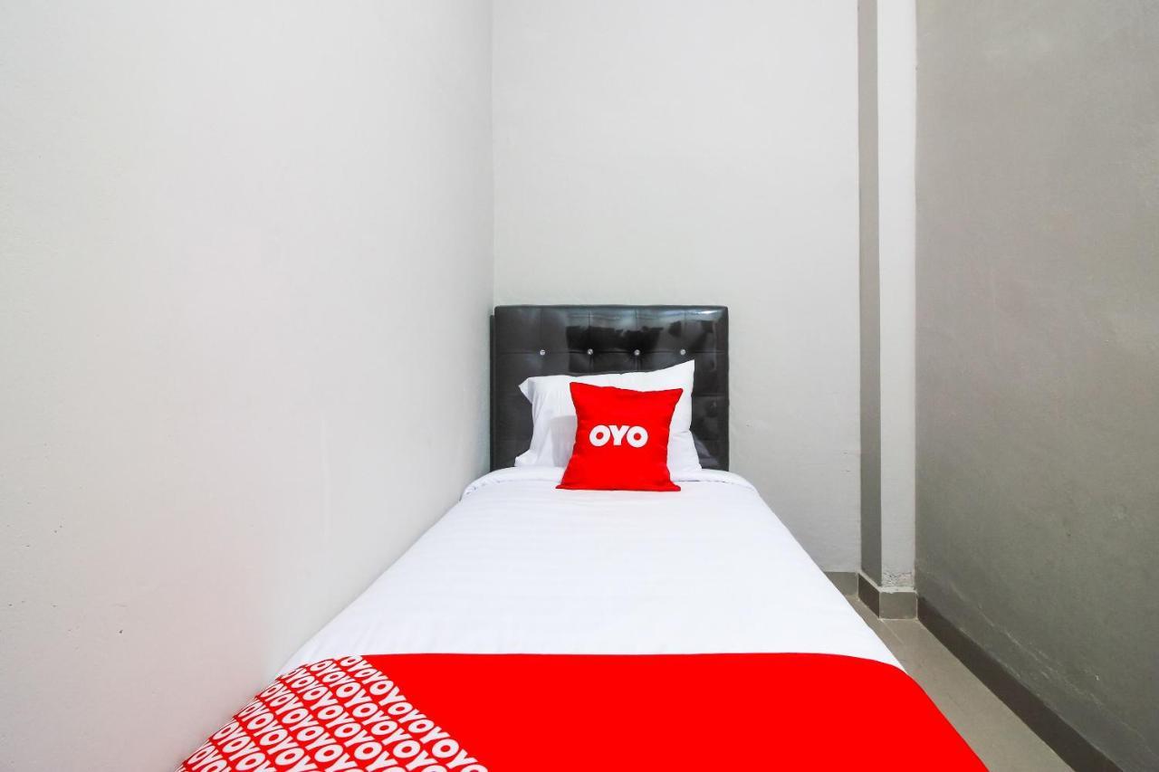 Oyo 1653 Fajar Residence Pekanbaru Bagian luar foto