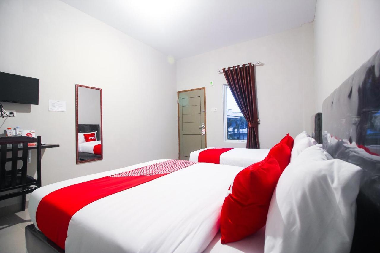 Oyo 1653 Fajar Residence Pekanbaru Bagian luar foto