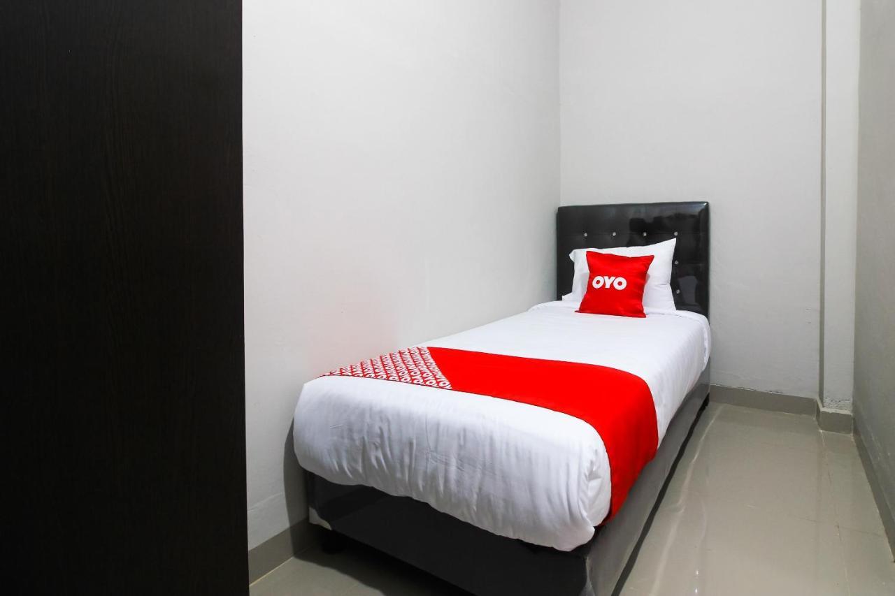 Oyo 1653 Fajar Residence Pekanbaru Bagian luar foto