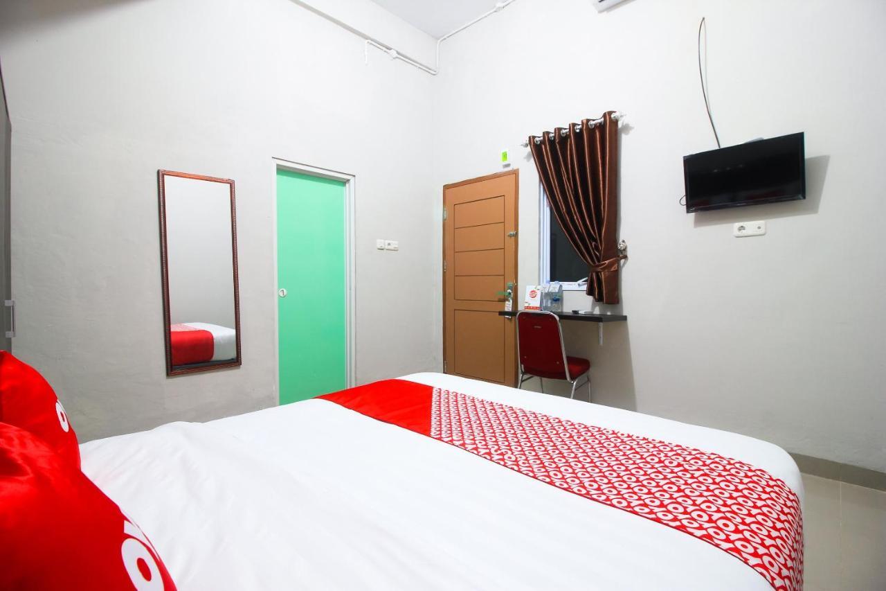 Oyo 1653 Fajar Residence Pekanbaru Bagian luar foto