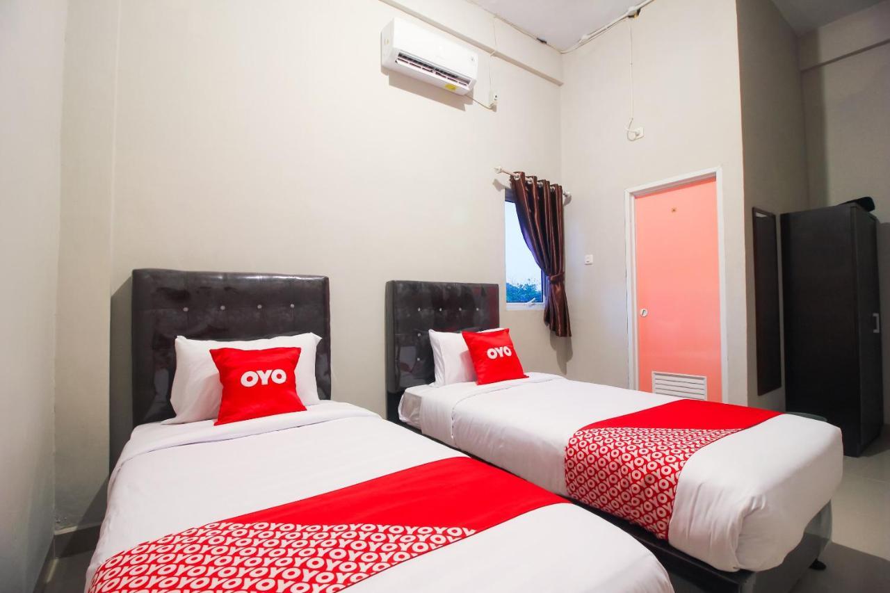 Oyo 1653 Fajar Residence Pekanbaru Bagian luar foto