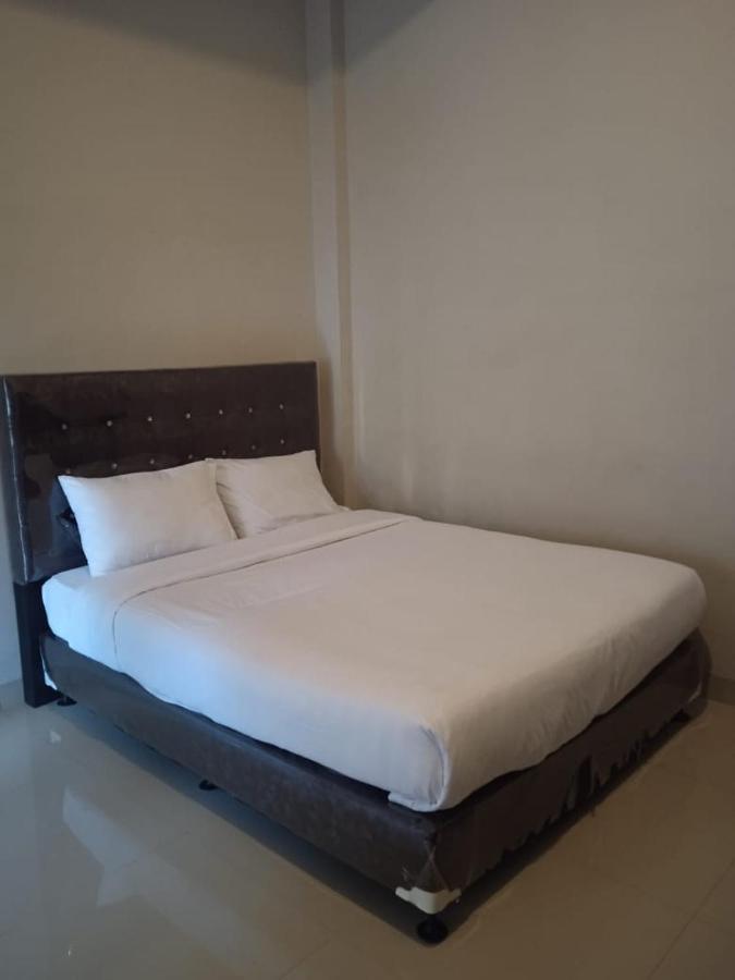 Oyo 1653 Fajar Residence Pekanbaru Bagian luar foto