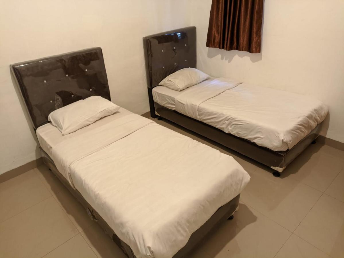 Oyo 1653 Fajar Residence Pekanbaru Bagian luar foto
