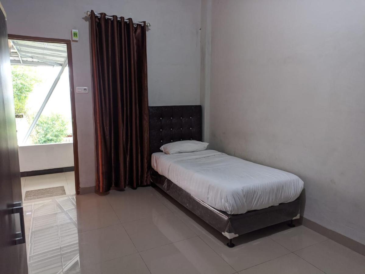 Oyo 1653 Fajar Residence Pekanbaru Bagian luar foto