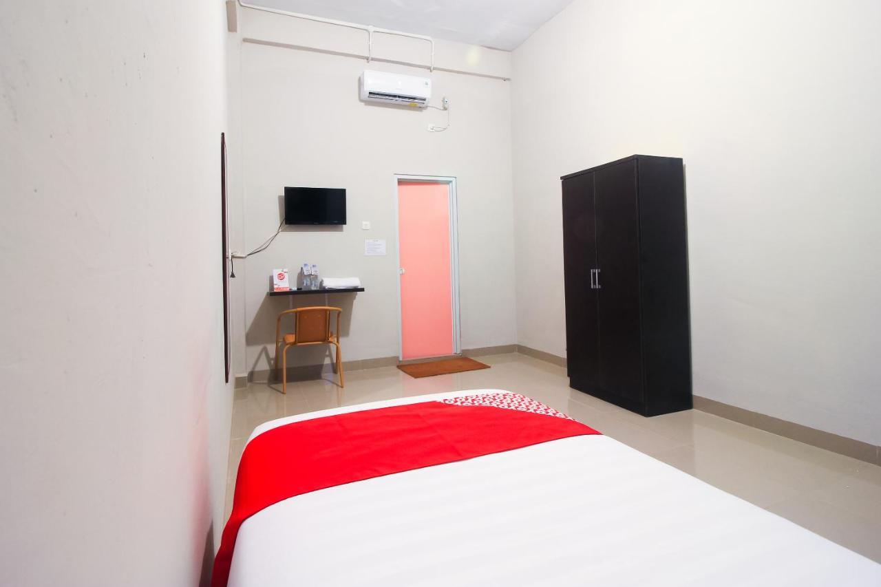 Oyo 1653 Fajar Residence Pekanbaru Bagian luar foto