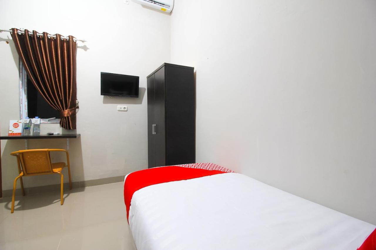 Oyo 1653 Fajar Residence Pekanbaru Bagian luar foto