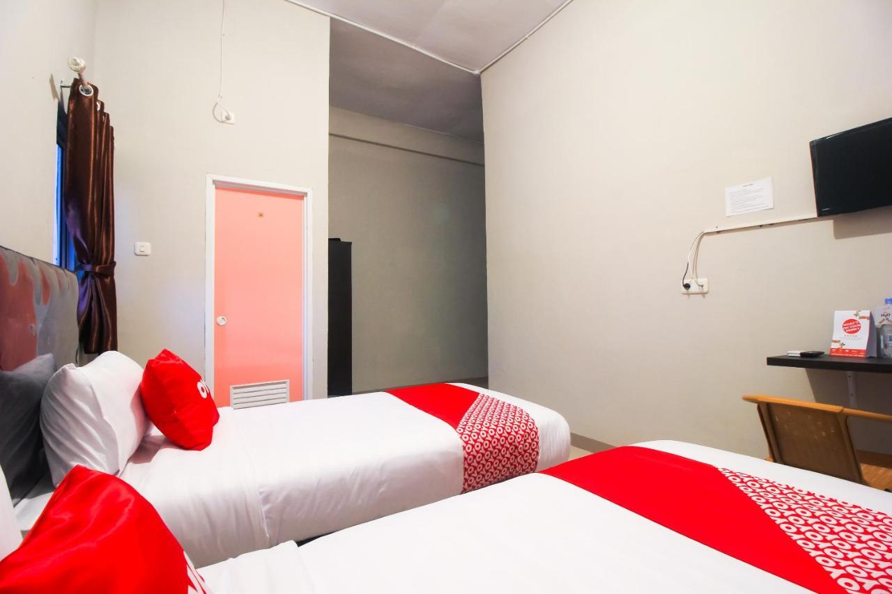 Oyo 1653 Fajar Residence Pekanbaru Bagian luar foto