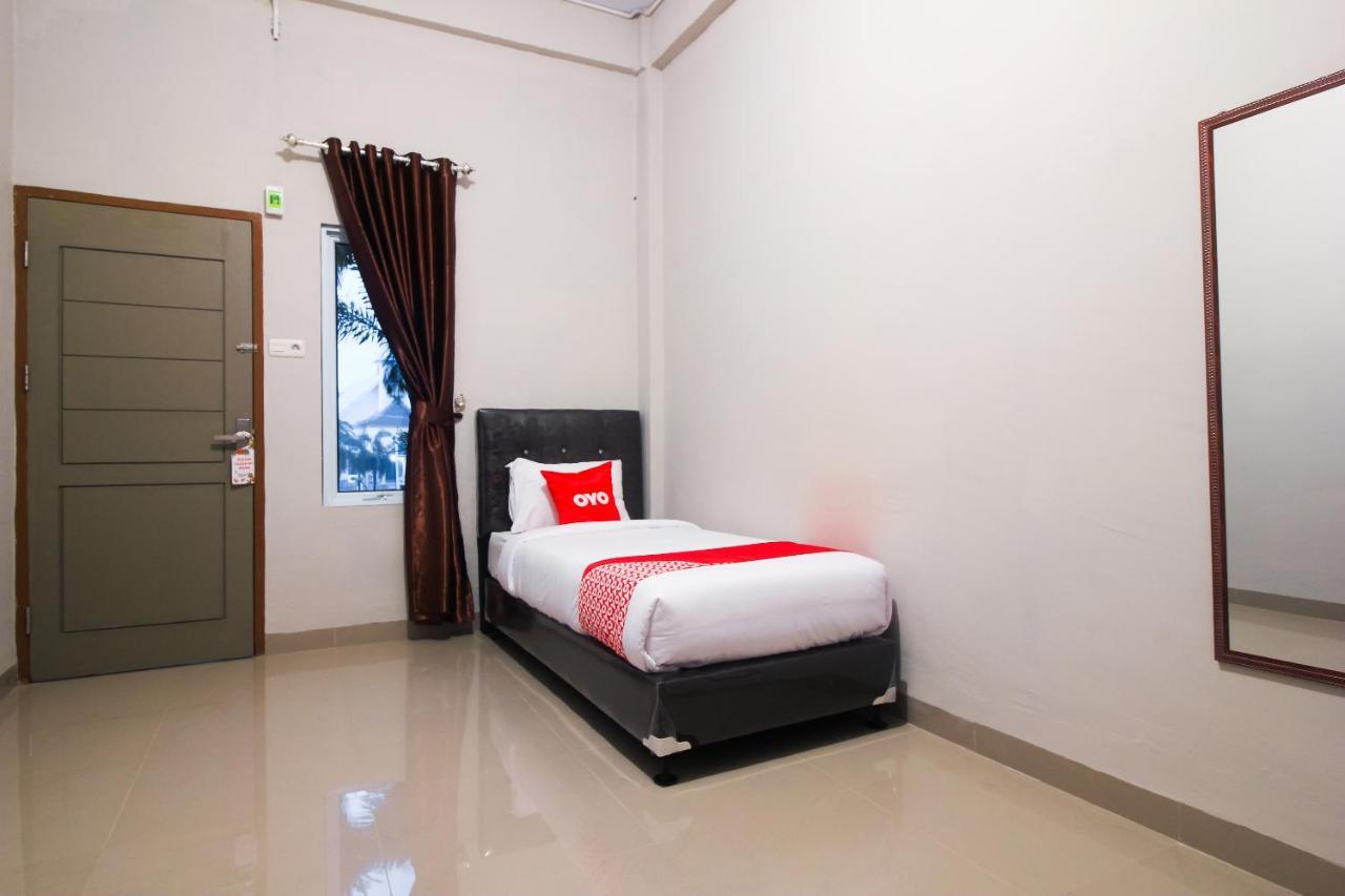 Oyo 1653 Fajar Residence Pekanbaru Bagian luar foto