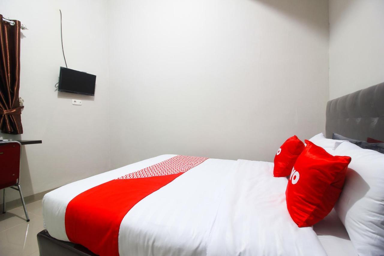 Oyo 1653 Fajar Residence Pekanbaru Bagian luar foto