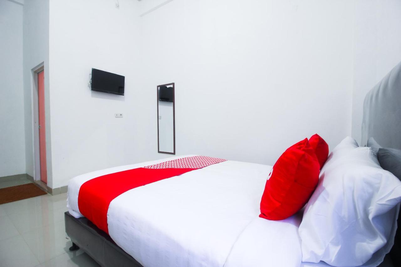 Oyo 1653 Fajar Residence Pekanbaru Bagian luar foto