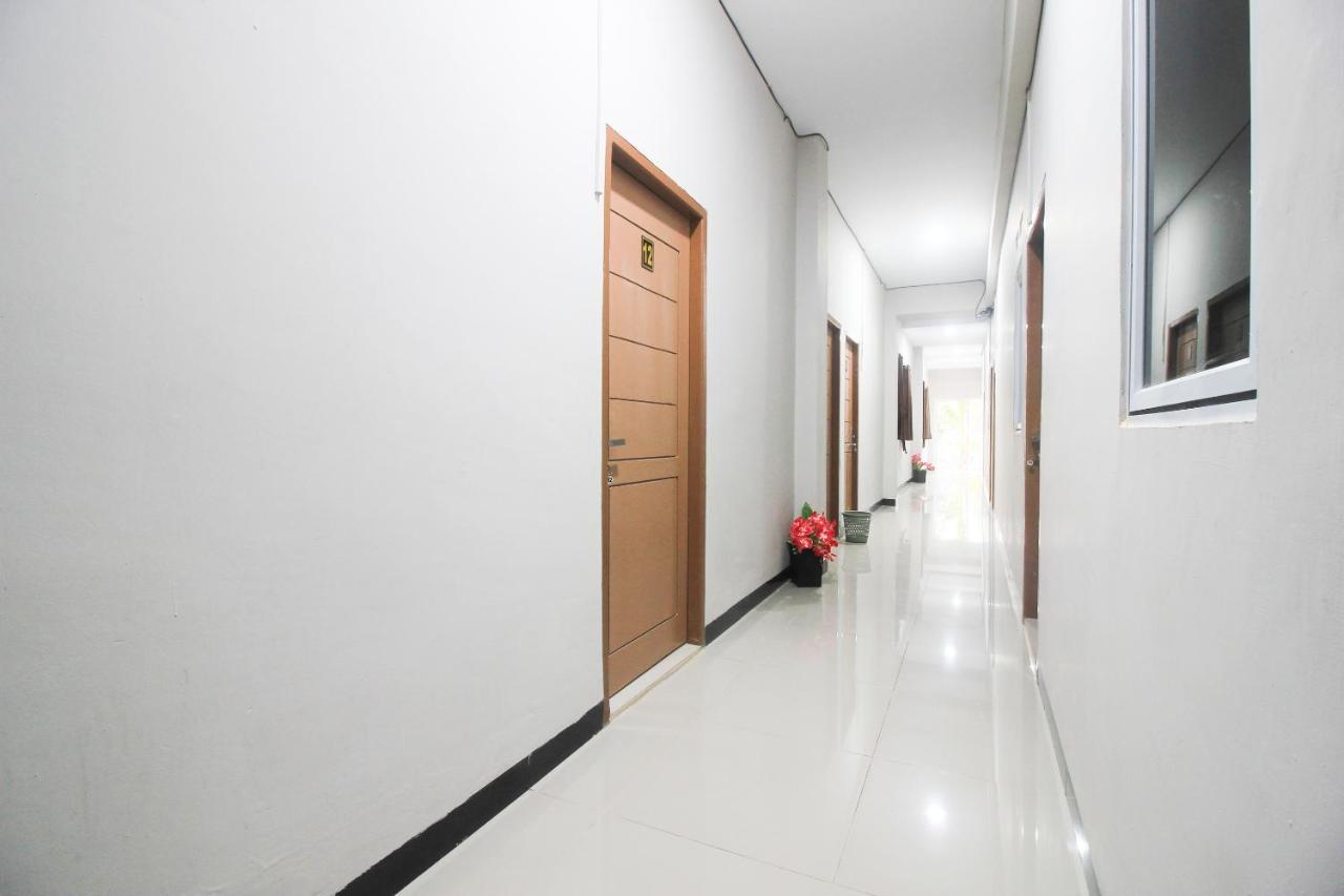 Oyo 1653 Fajar Residence Pekanbaru Bagian luar foto
